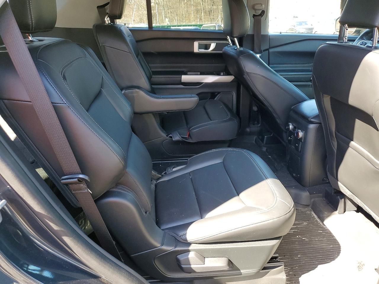 2022 FORD Explorer VIN 1FMSK8DH0NGC15227 photo 11