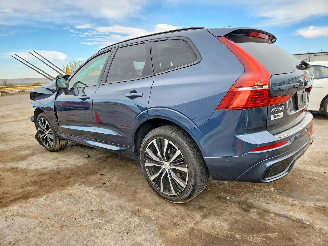 2025 Volvo Xc60 VIN YV4M12RC3S1112681 photo 2