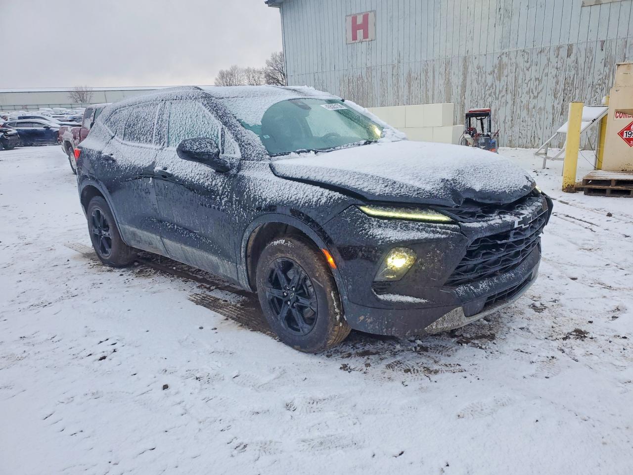 2023 Blazer VIN 3GNKBHR48PS204854 photo 4
