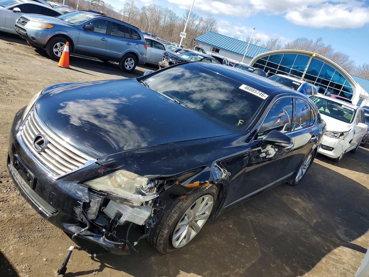 2011 Lexus Ls500 VIN JTHCL5EF8B5010410 photo 1