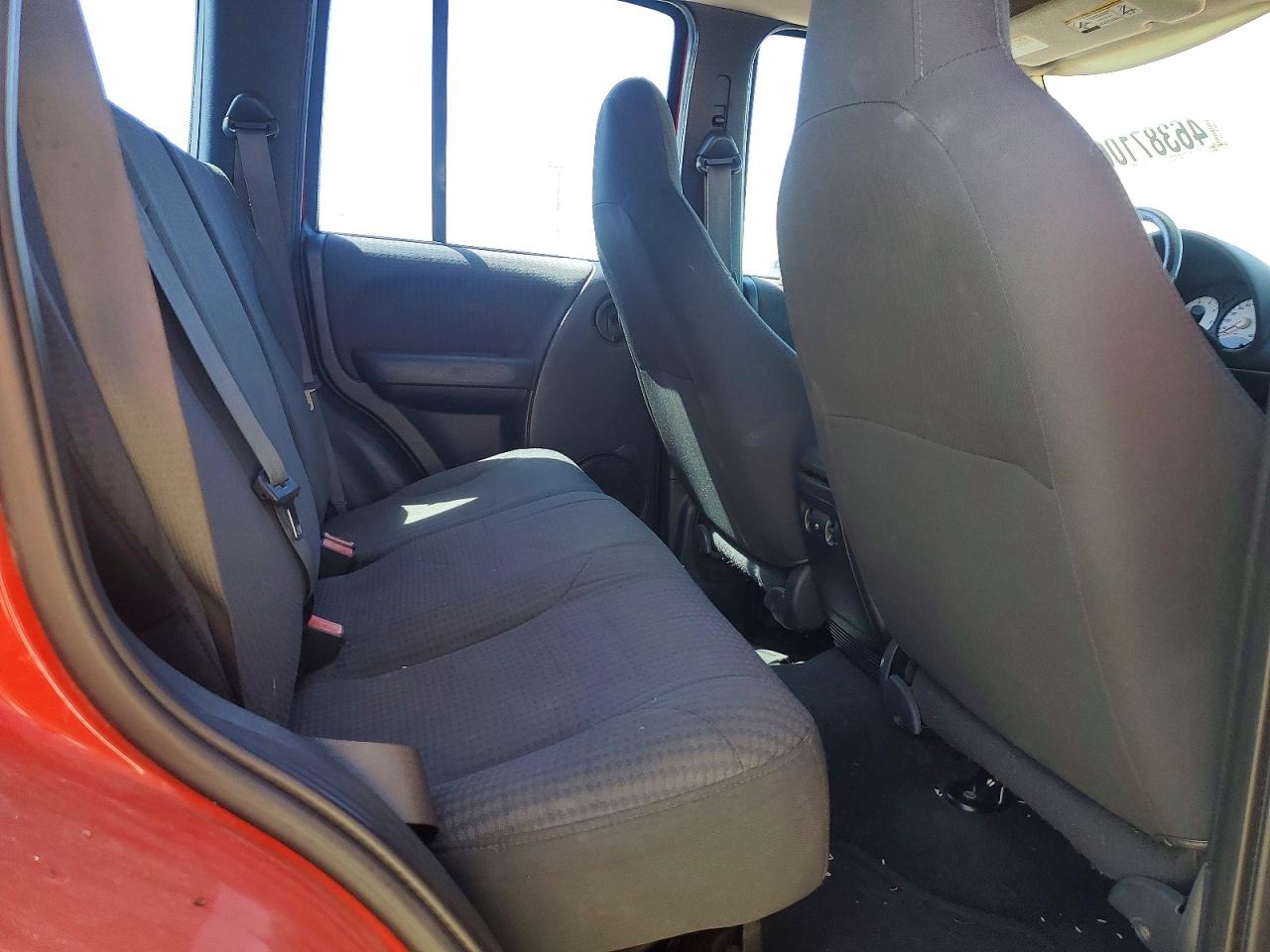 2002 JEEP Liberty VIN 1J4GK48K92W172303 photo 11