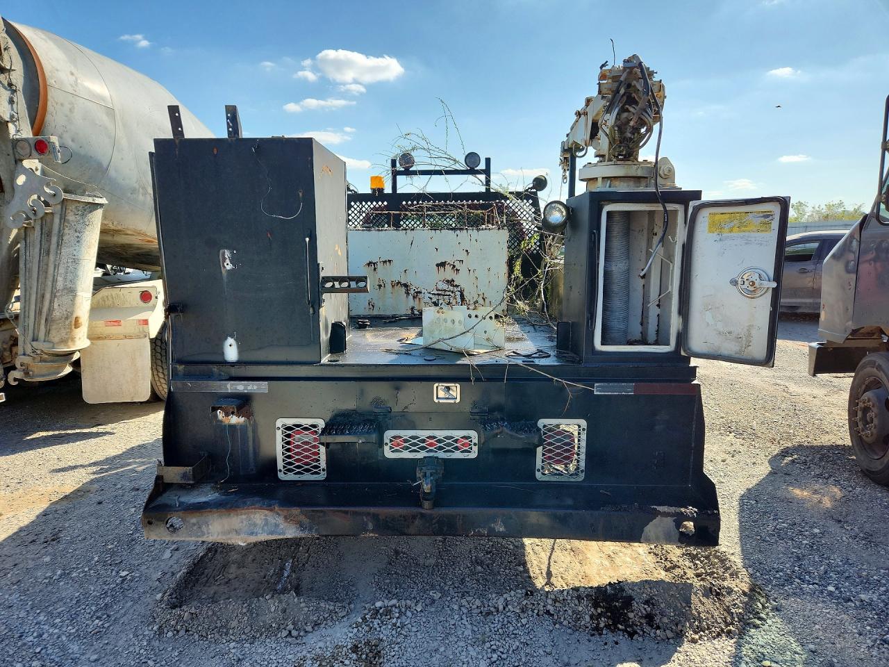 2001 Ford F550 VIN 1FDAF56F71EB82176 photo 6