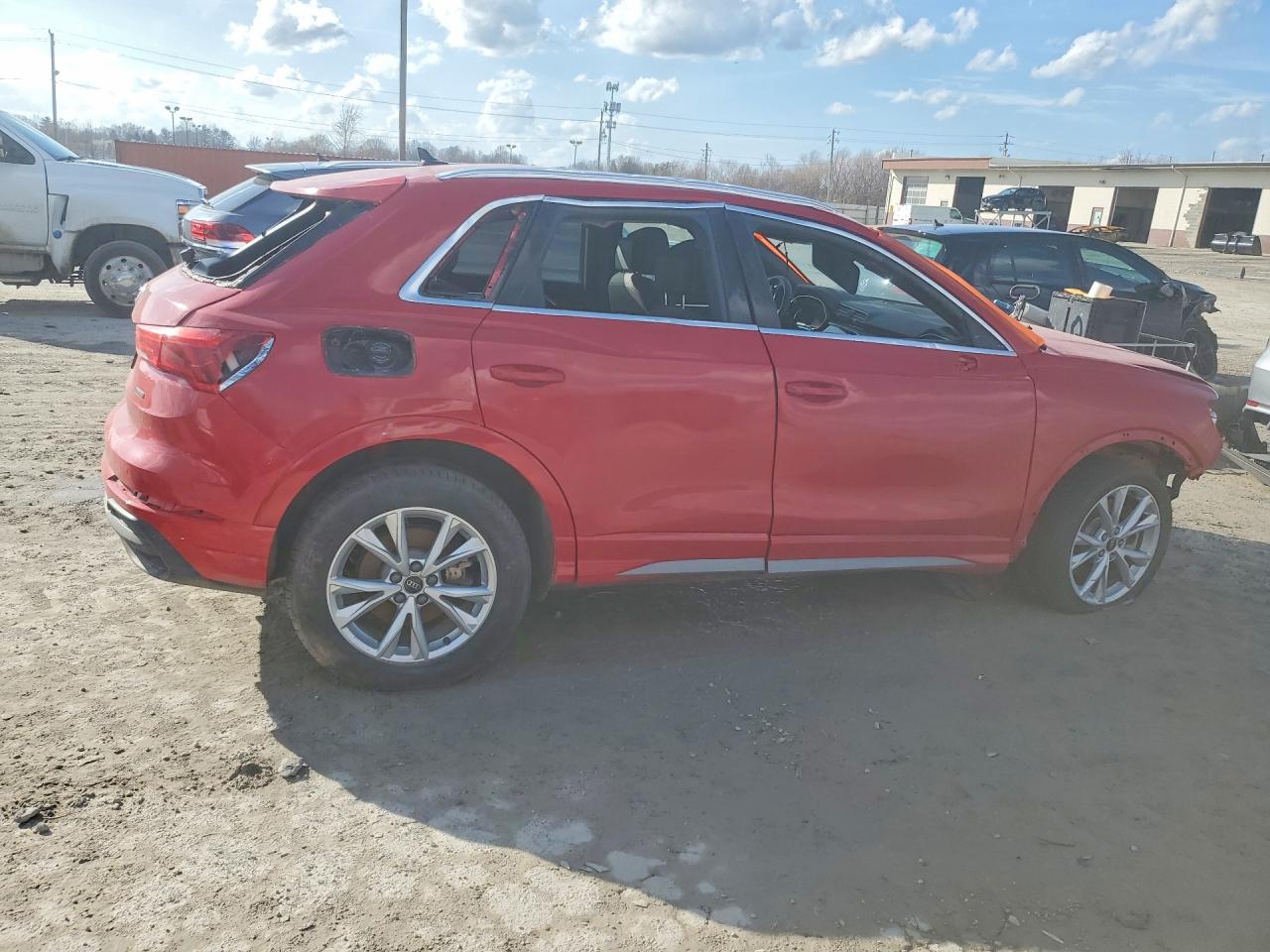 2024 Audi Q3 VIN WA1DECF38R1049860 photo 3