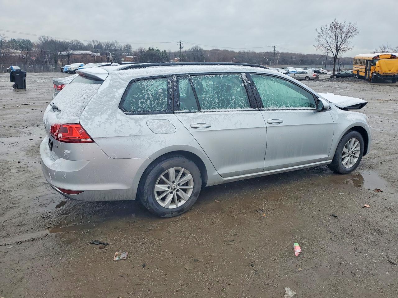 2016 Volkswagen Golf VIN 3VWC17AU3GM516457 photo 3