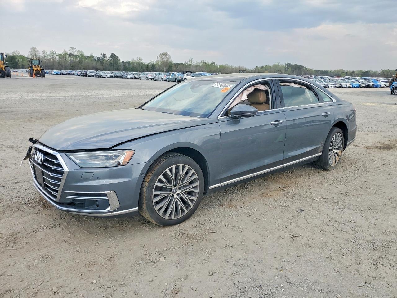 2019 Audi A8 VIN WAU8DAF88KN019778 photo 1