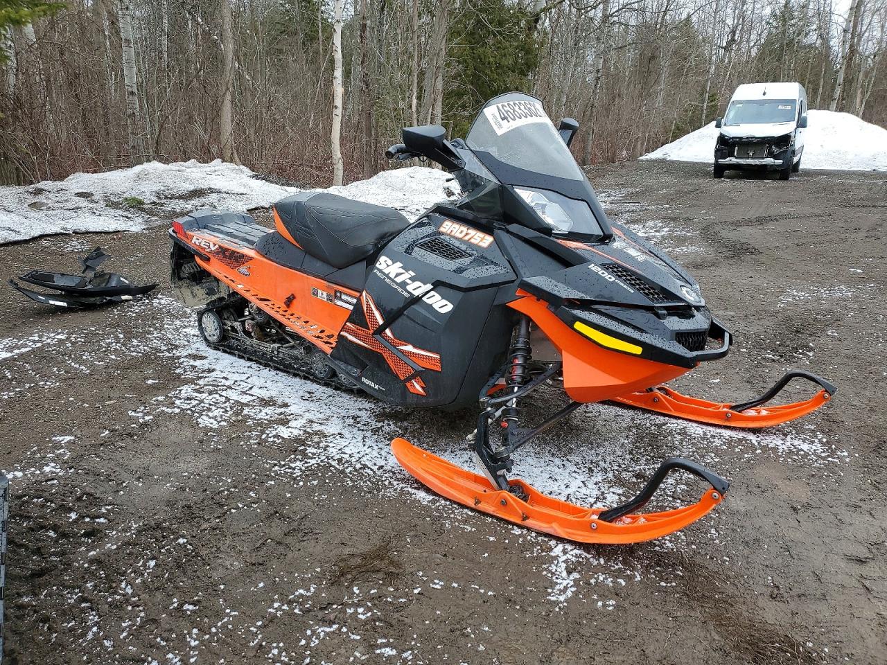 2015 SKI Renegade VIN 2BPSMMFA2FV000057 photo 1