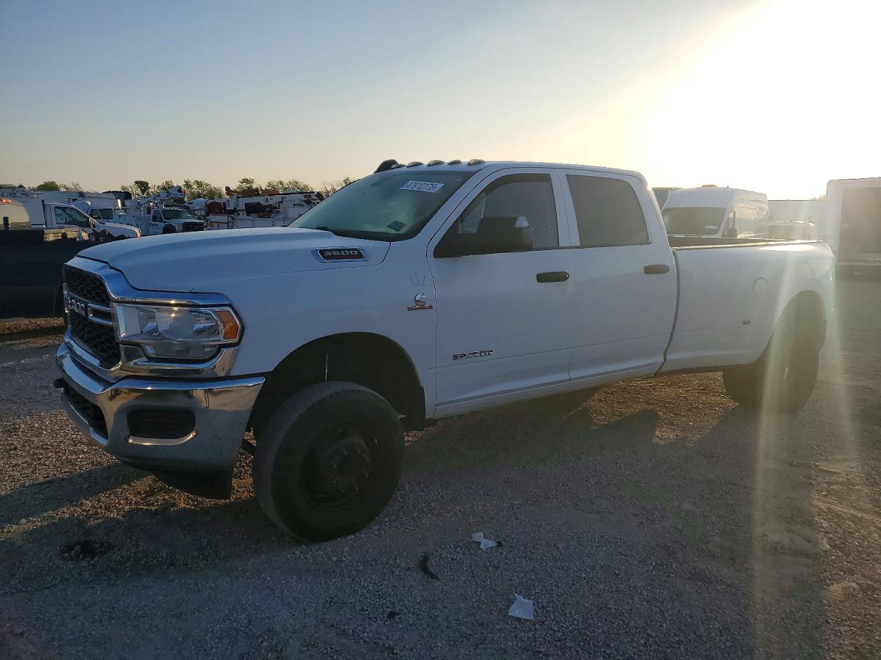 2020 Ram 3500 VIN 3C63RRGL1LG278436 photo 2