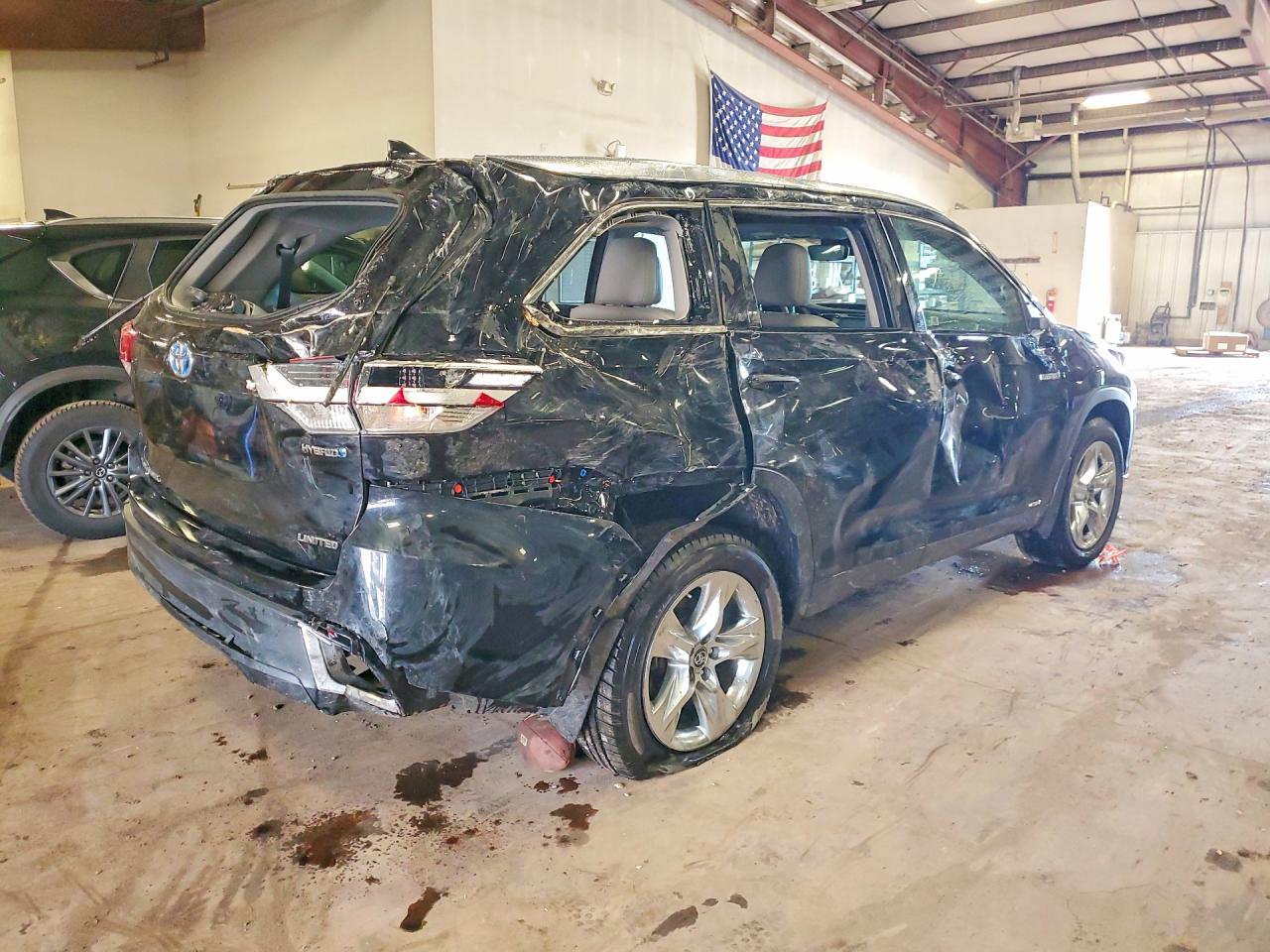 2018 Toyota Highlander VIN 5TDDGRFH3JS052185 photo 3