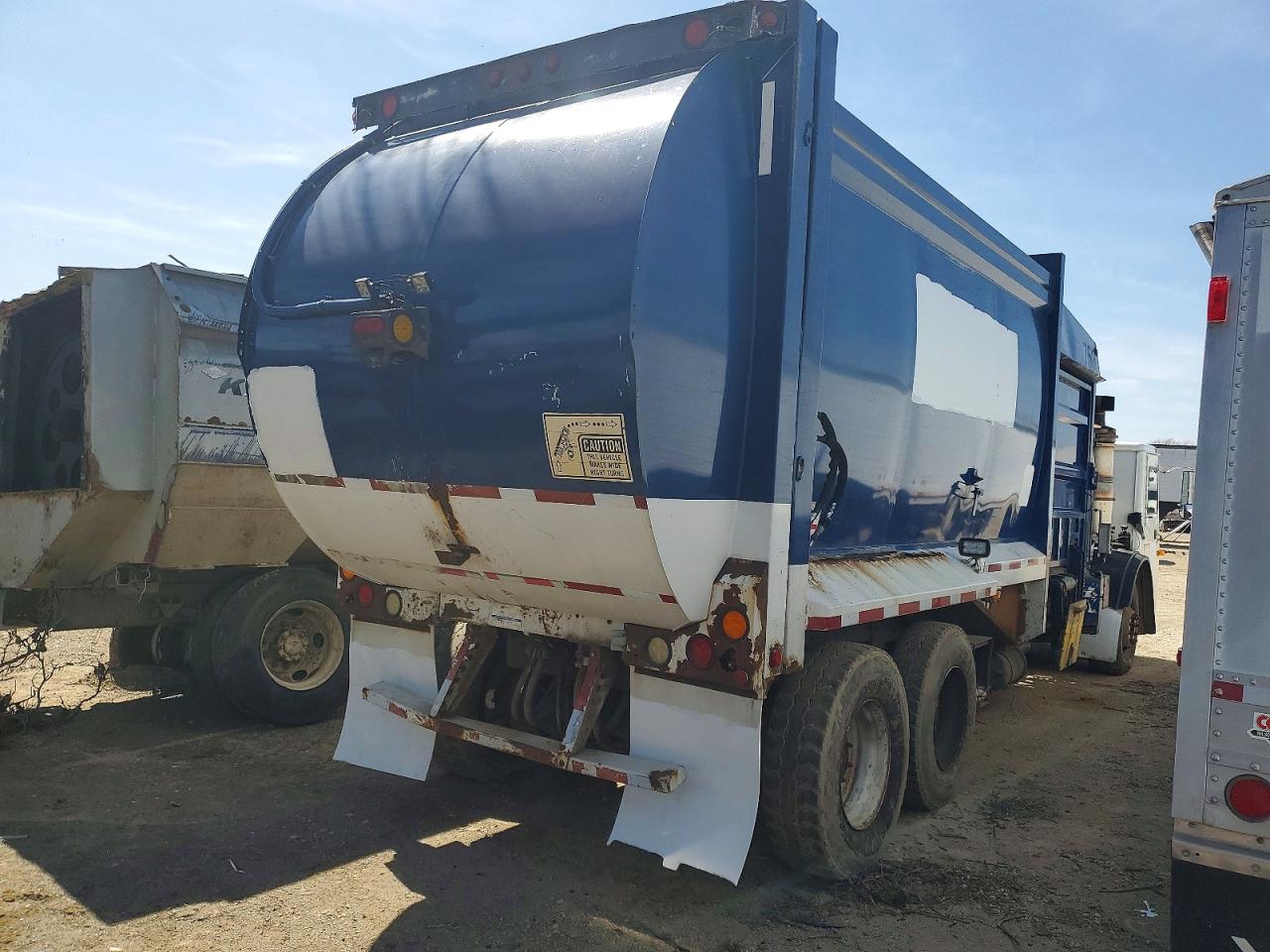 2010 MACK All other VIN 1M2AU02C4AM003408 photo 4