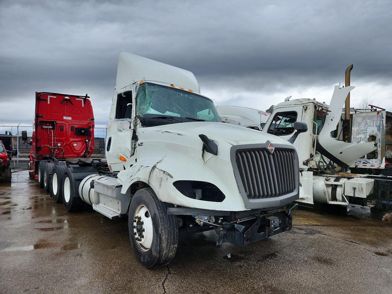 2025 International All models VIN 3HSDZTZR2SN152423 photo 1