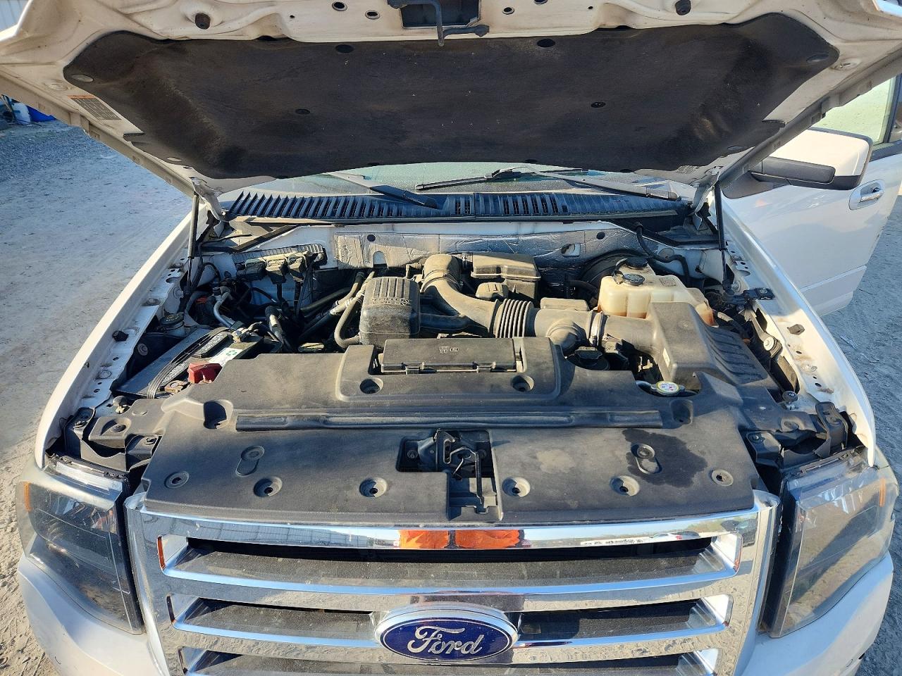 2013 Ford Expedition VIN 1FMJU1K50DEF62928 photo 12