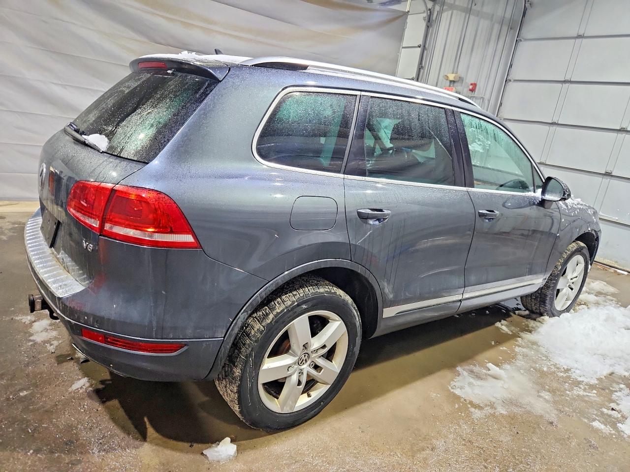 2012 Volkswagen Touareg VIN WVGFF9BP0CD002931 photo 3