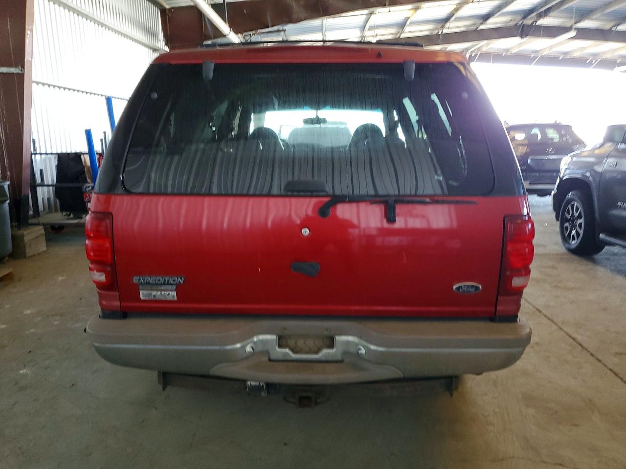 2002 Ford Expedition VIN 1FMPU18L12LA58011 photo 6