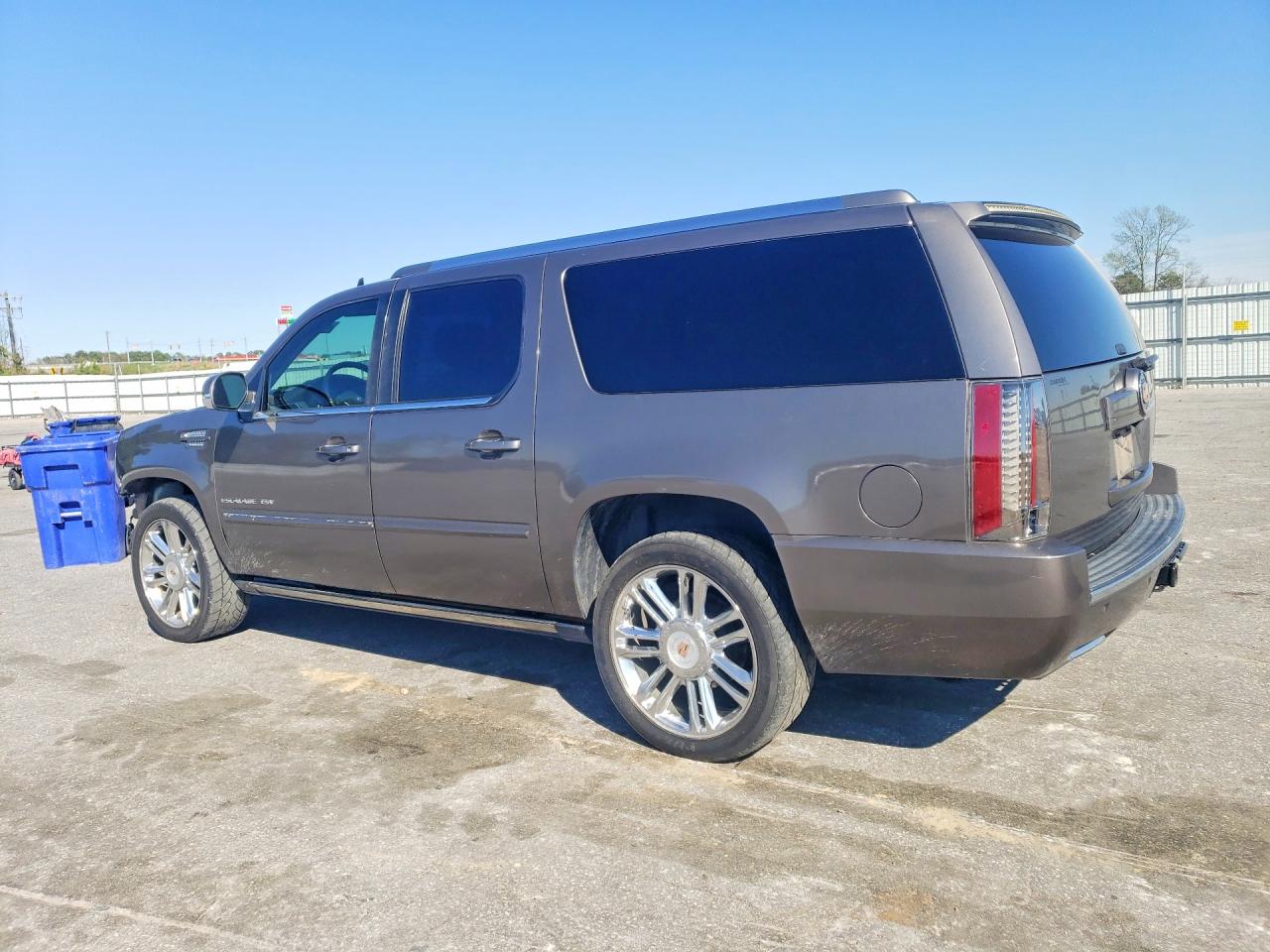 2014 Cadillac Escalade VIN 1GYS3JEF4ER176890 photo 2
