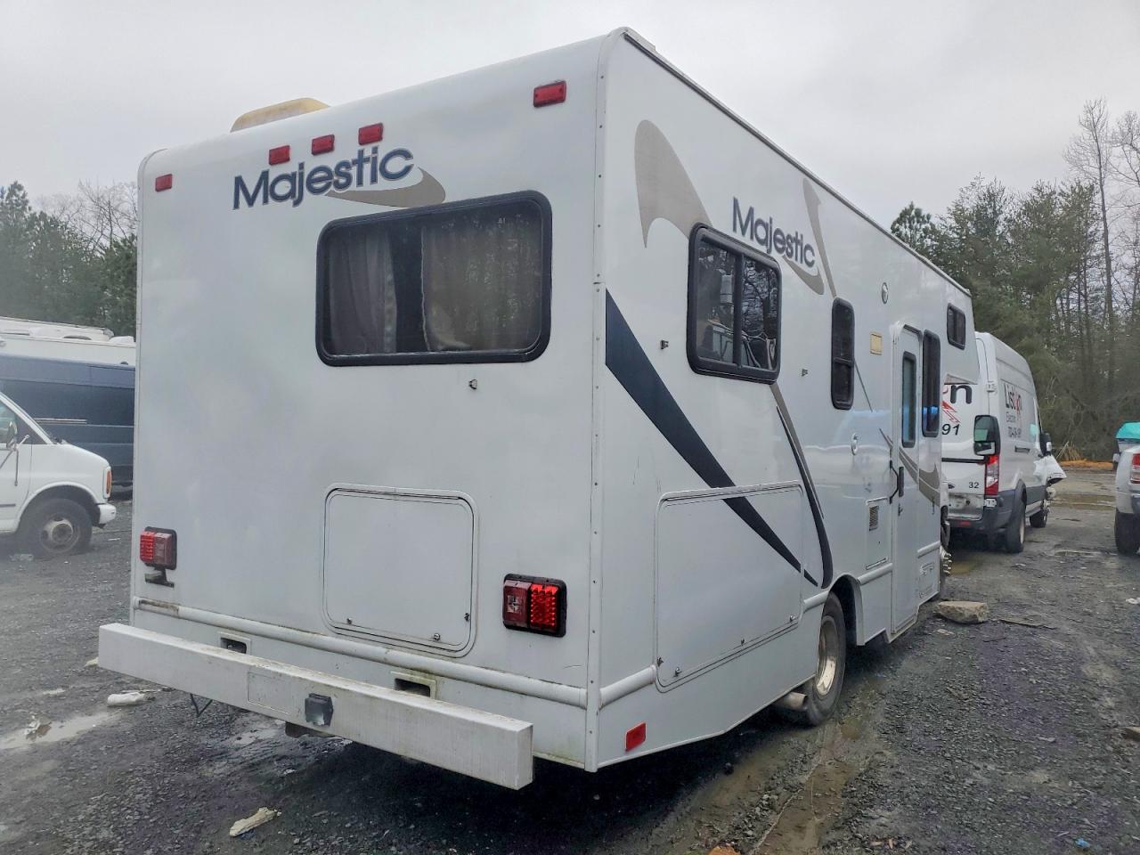2008 Ford Econoline VIN 1FDWE35L88DB06776 photo 4