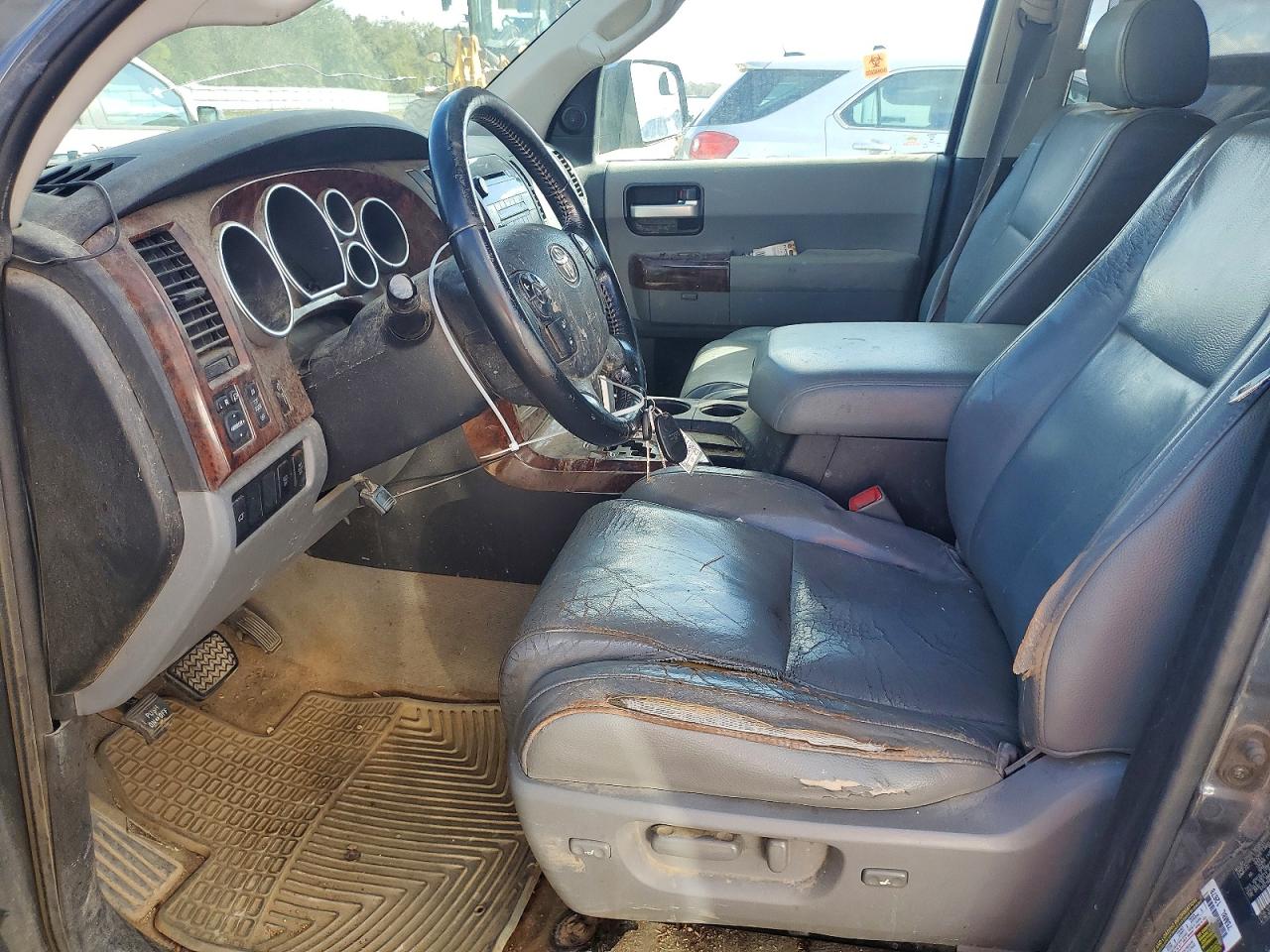 2008 Toyota Sequoia VIN 5TDZY68A48S004528 photo 7