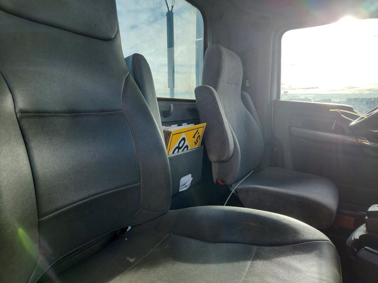 2014 KENWORTH All other VIN 1XKYA48X0EJ402664 photo 6