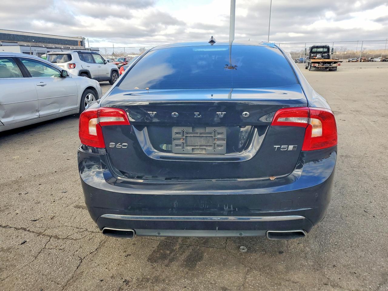 2017 Volvo S60 VIN LYV402TM8HB129758 photo 6