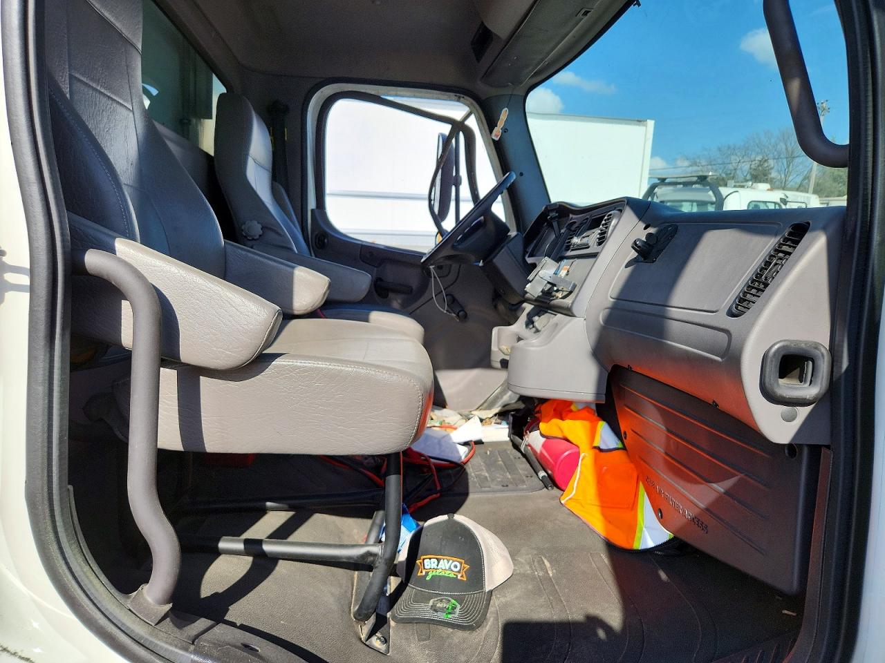 2017 FREIGHTLINER All other VIN 3ALACVDU5HDJC4158 photo 5