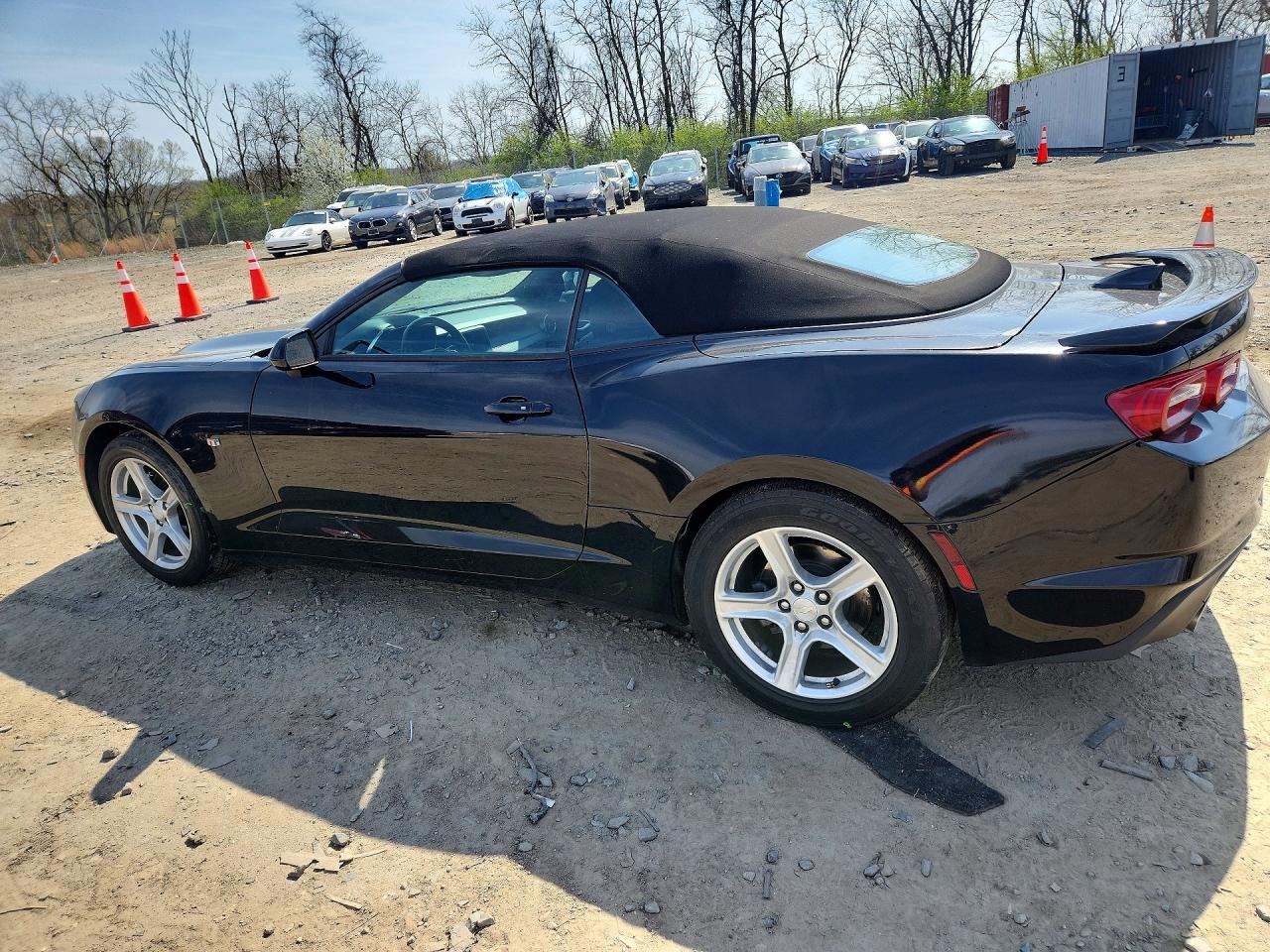 2023 Chevrolet Camaro VIN 1G1FB3DS7P0146061 photo 2