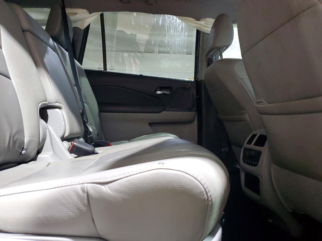 2019 Honda Pilot VIN 5FNYF6H56KB075388 photo 11