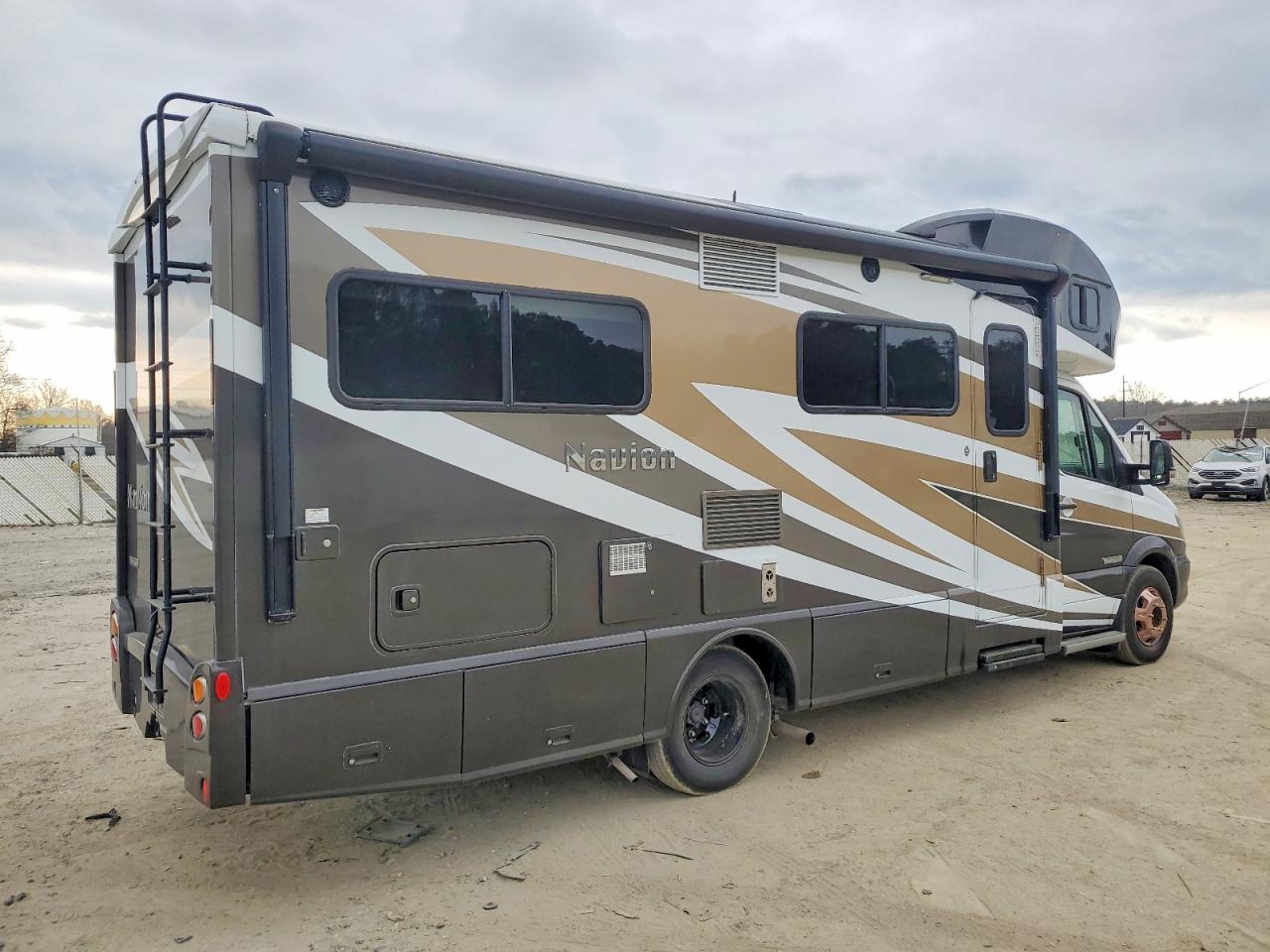 2015 Mercedes-Benz Sprinter VIN WDAPF4CC7F9611449 photo 4