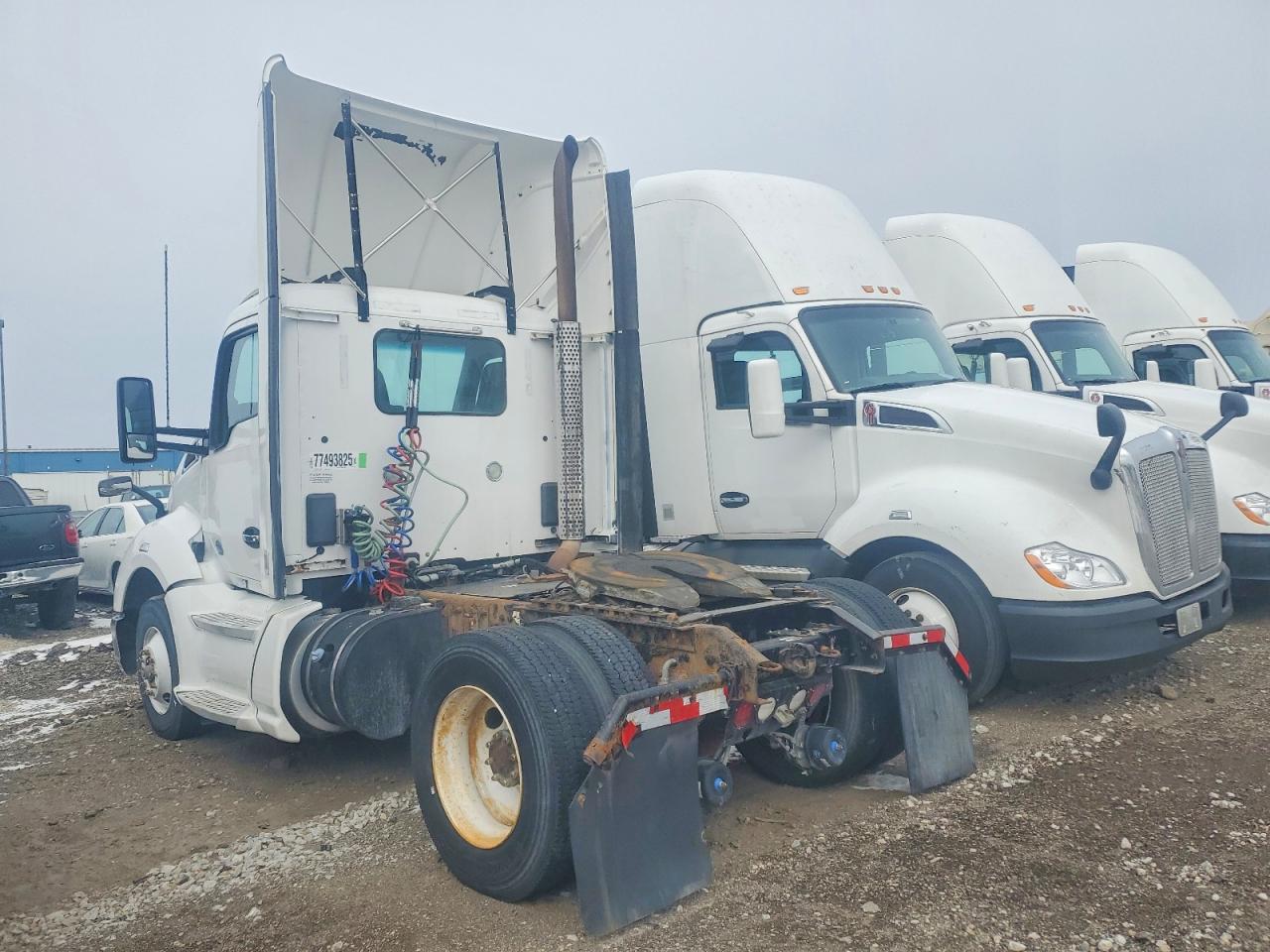 2015 KENWORTH All models VIN 1XKYA48X7FJ443701 photo 3