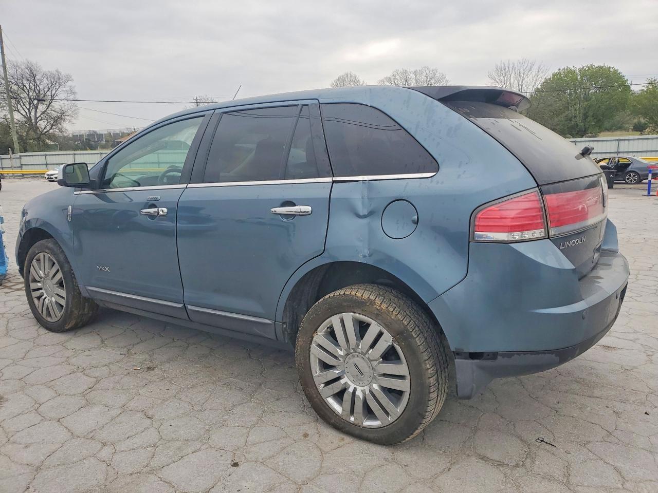 2010 Lincoln Mkx VIN 2LMDJ8JC8ABJ31893 photo 2