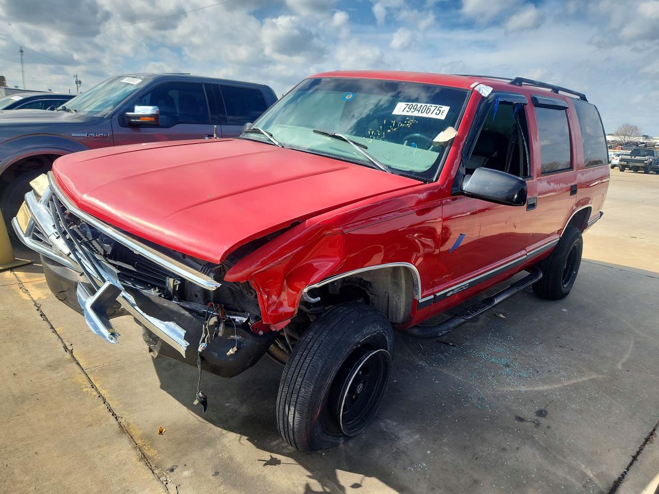 1997 Chevrolet Tahoe VIN 1GNEC13R6VJ435644 photo 1