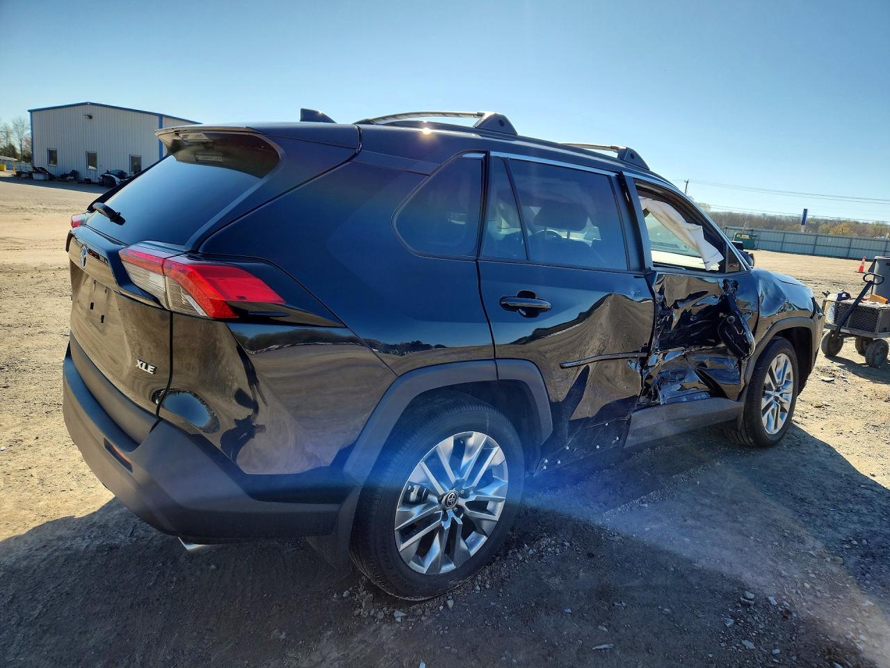2024 Toyota Rav4 VIN 2T3C1RFV8RC279127 photo 3