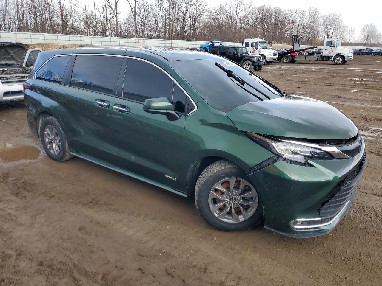 2021 Toyota Sienna VIN 5TDYRKEC1MS041103 photo 4