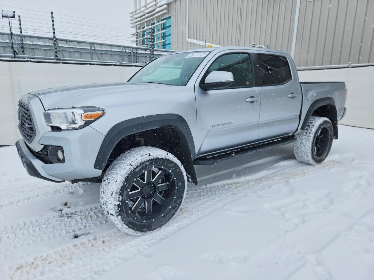 2022 Toyota Tacoma sr VIN 3TYCZ5ANXNT058071 photo 1