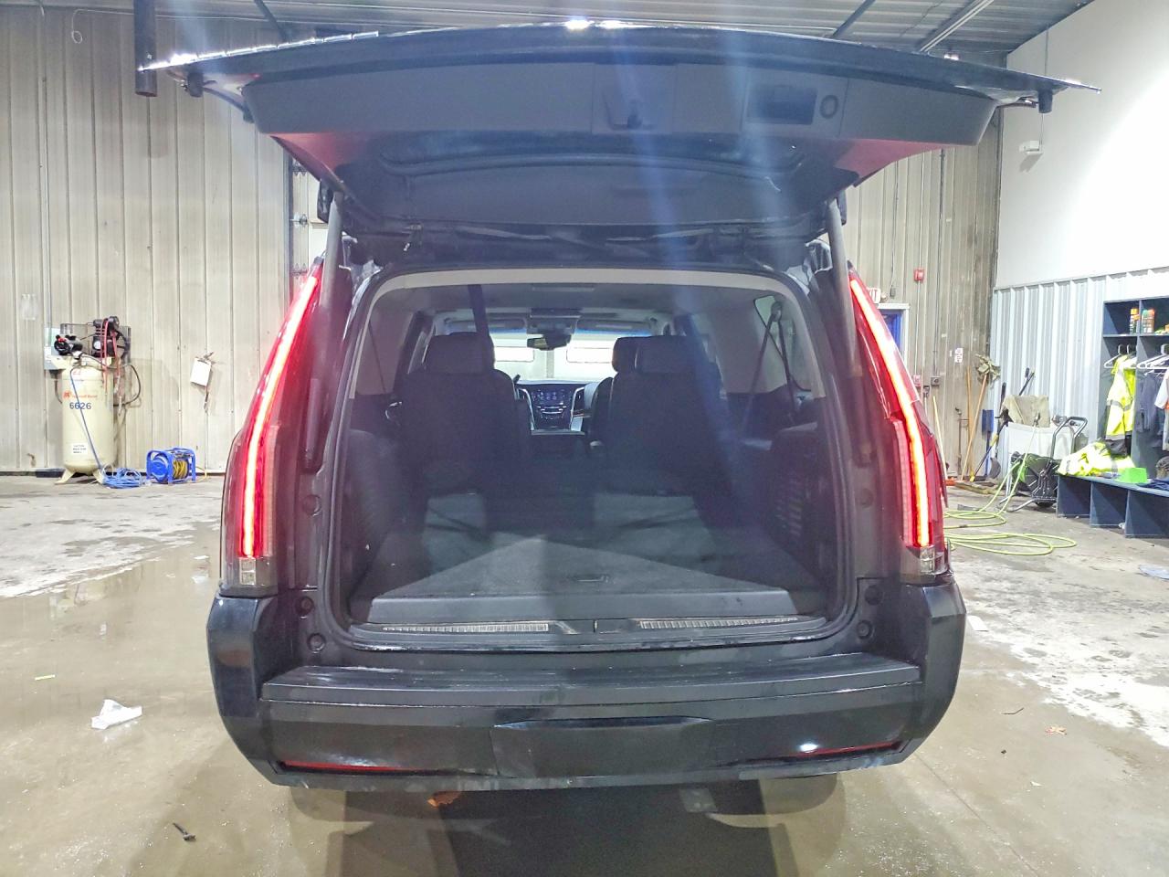 2016 Cadillac Escalade VIN 1GYS4HKJ2GR141377 photo 6