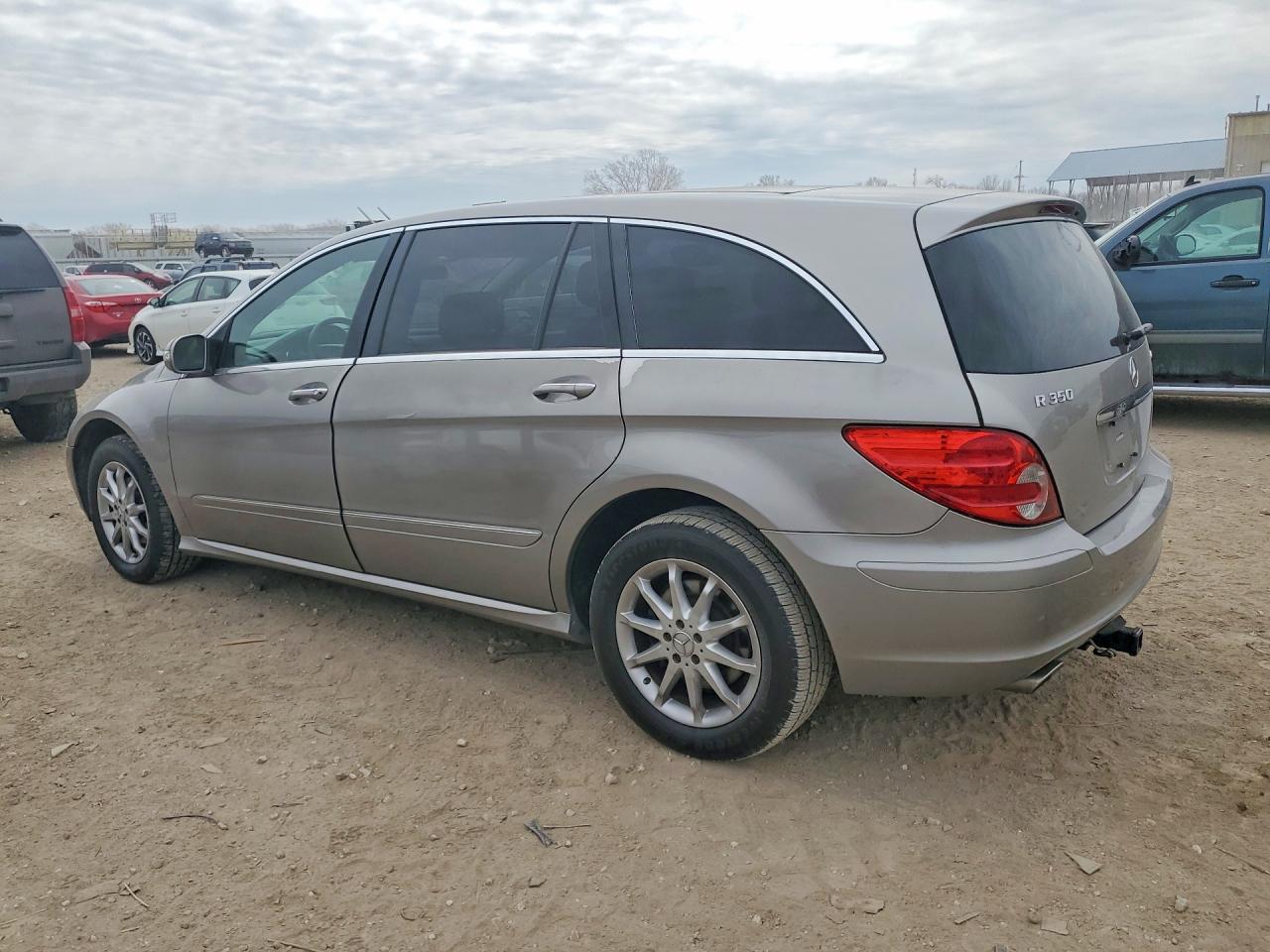 2007 Mercedes-Benz R-class VIN 4JGCB65E77A038503 photo 2