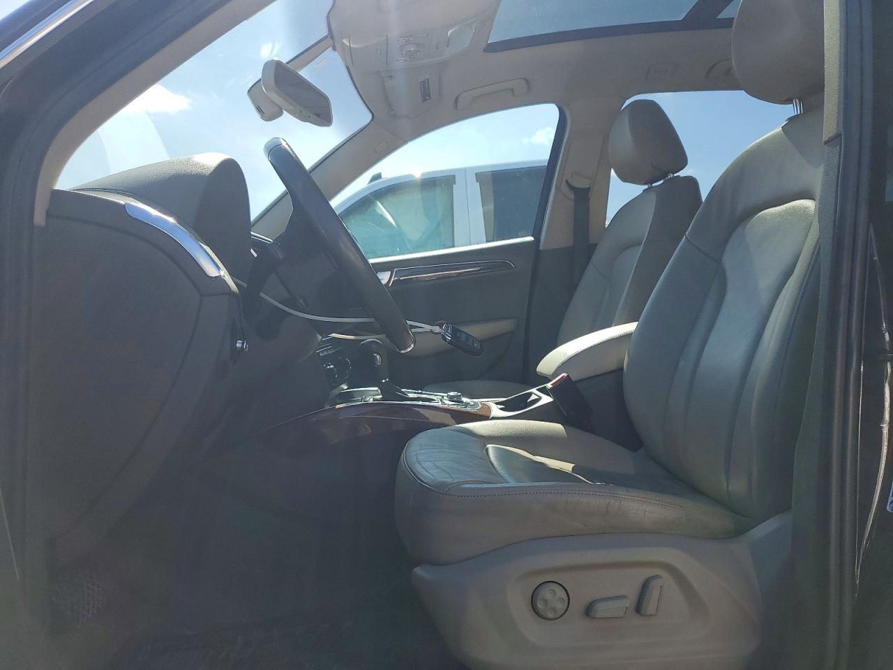 2010 Audi Q5 VIN WA1LKAFP2AA030138 photo 7