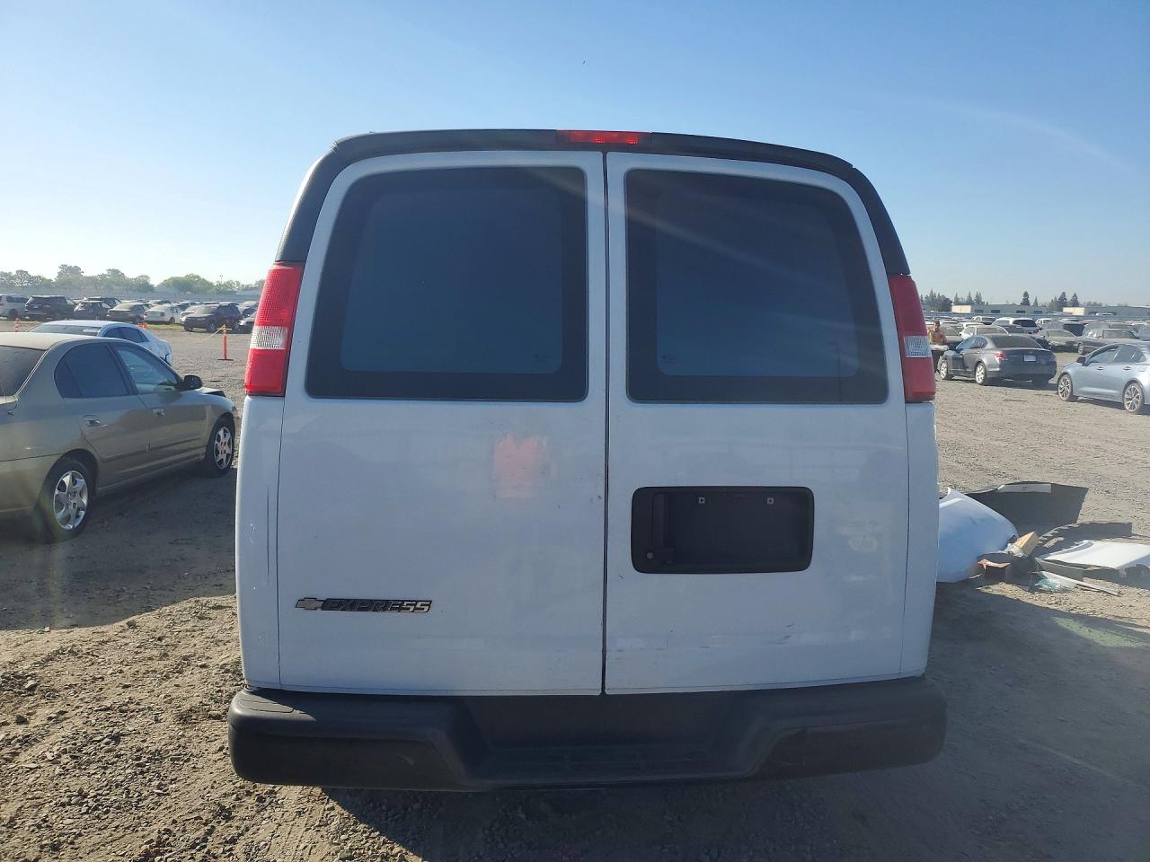 2019 CHEV Express VIN 1GCWGAFG3K1327750 photo 6