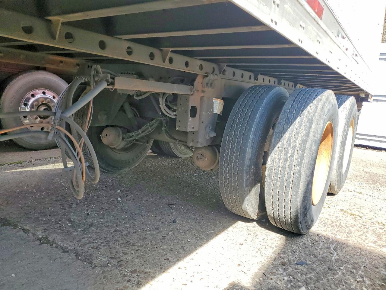 2017 UTILITY All models VIN 1UYVS2530H7083108 photo 9
