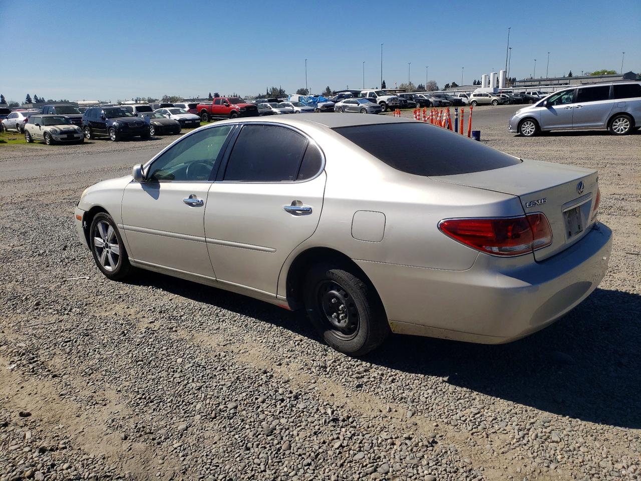 2005 LEXS Es330 VIN JTHBA30G855137197 photo 2