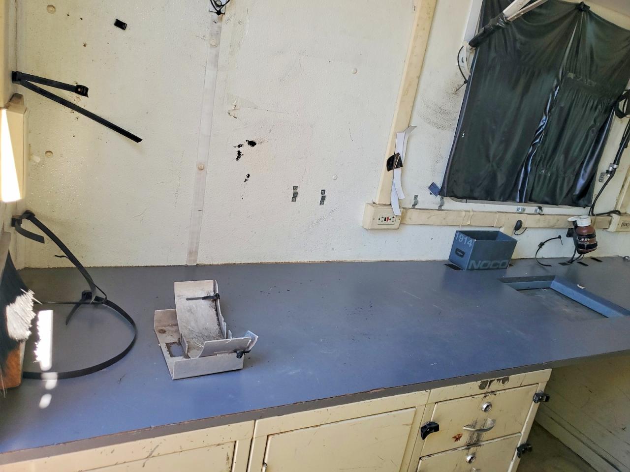 2000 PELSUE FIST 11 FIBER OPTIC SPLICING TRAILER VIN 4FGL01120YC028307 photo 6