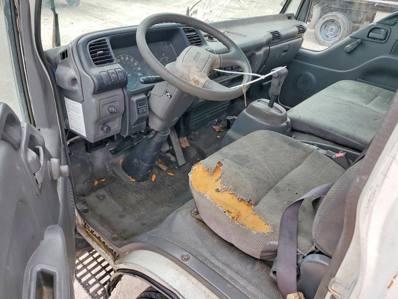 2003 Isuzu Npr VIN JALB4B14737005989 photo 8