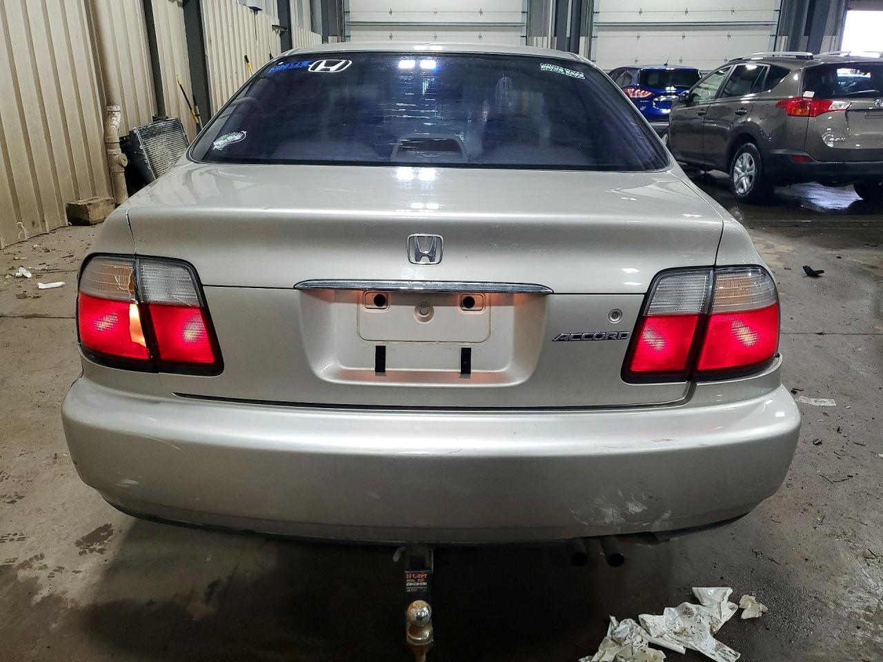 1996 Honda Accord VIN 1HGCE6678TA006912 photo 6