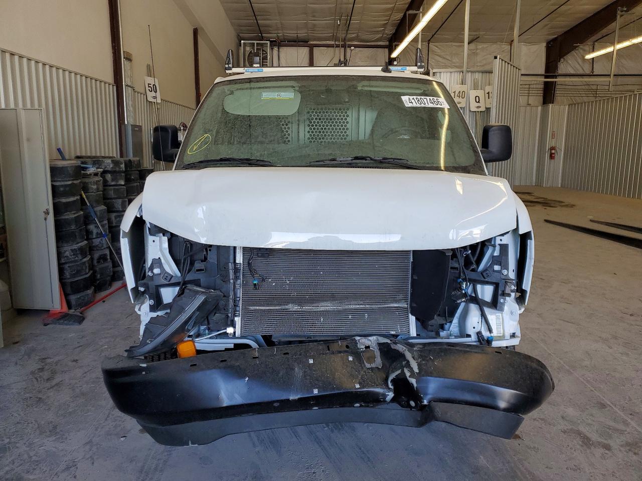 2025 Chevrolet Express VIN 1GCWGAFP6S1189430 photo 5
