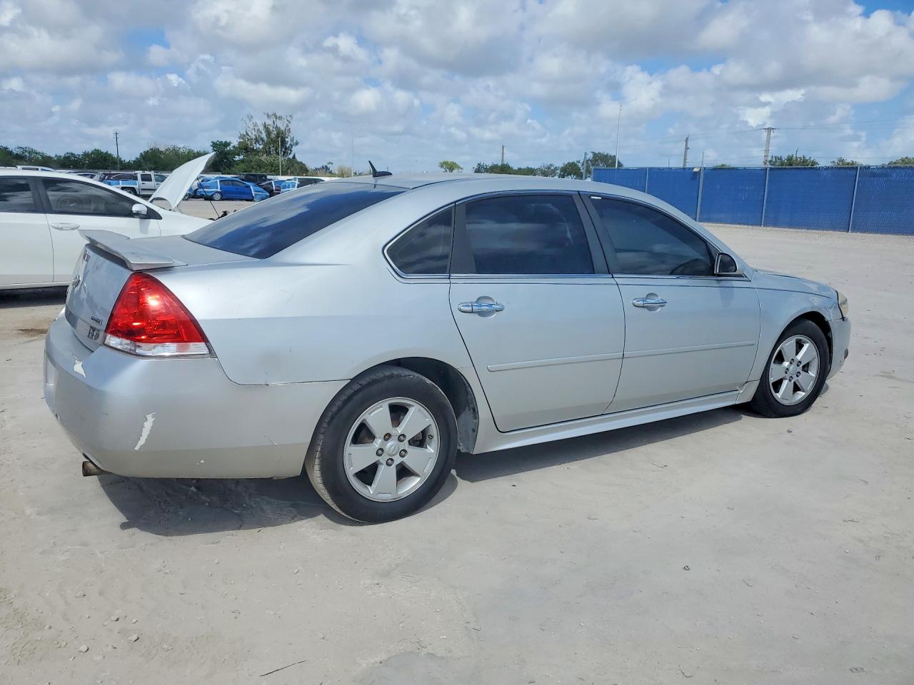 2011 Chevrolet Impala VIN 2G1WC5EM1B1184939 photo 3