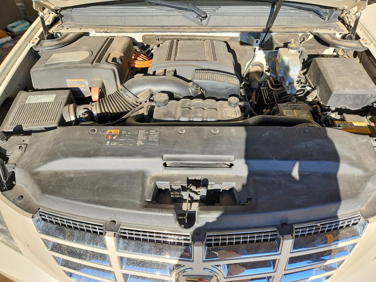 2009 CADI Escalade VIN 1GYFC43509R135191 photo 12