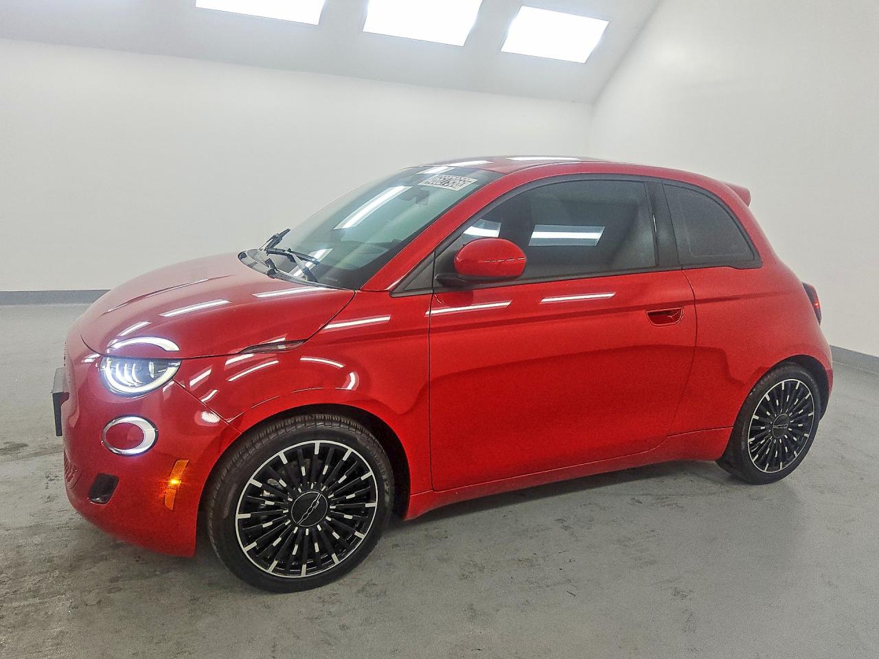 2024 Fiat 500 VIN ZFAFFAA48RX214326 photo 1