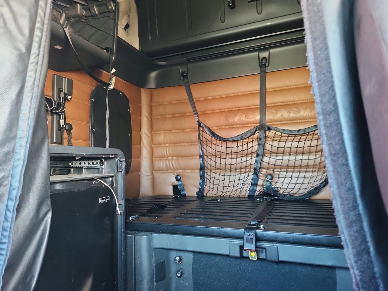 2022 FREIGHTLINER All other VIN 3AKJHHDR5NSNB4638 photo 6