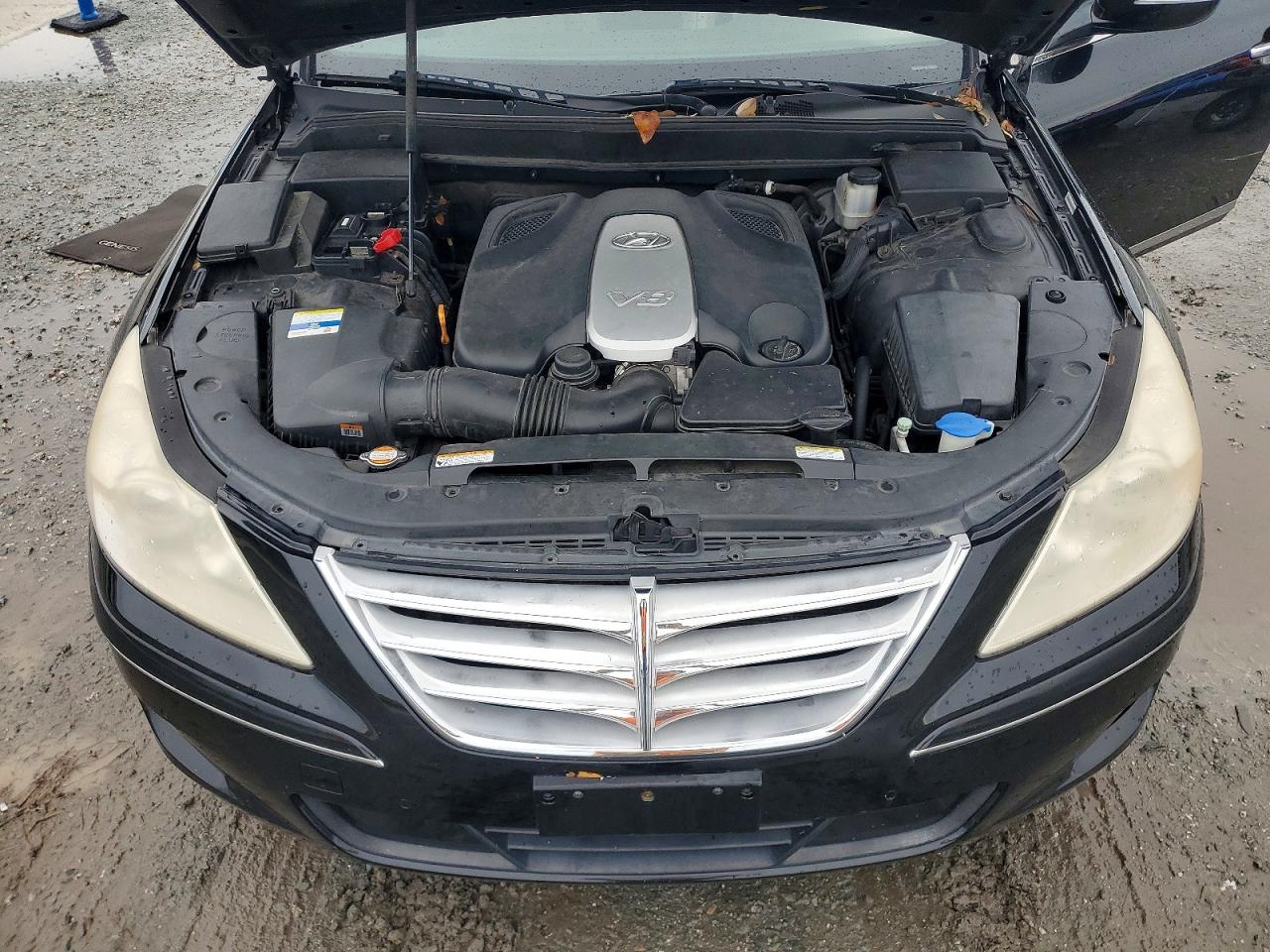 2011 Hyundai Genesis VIN KMHGC4DF0BU133621 photo 11