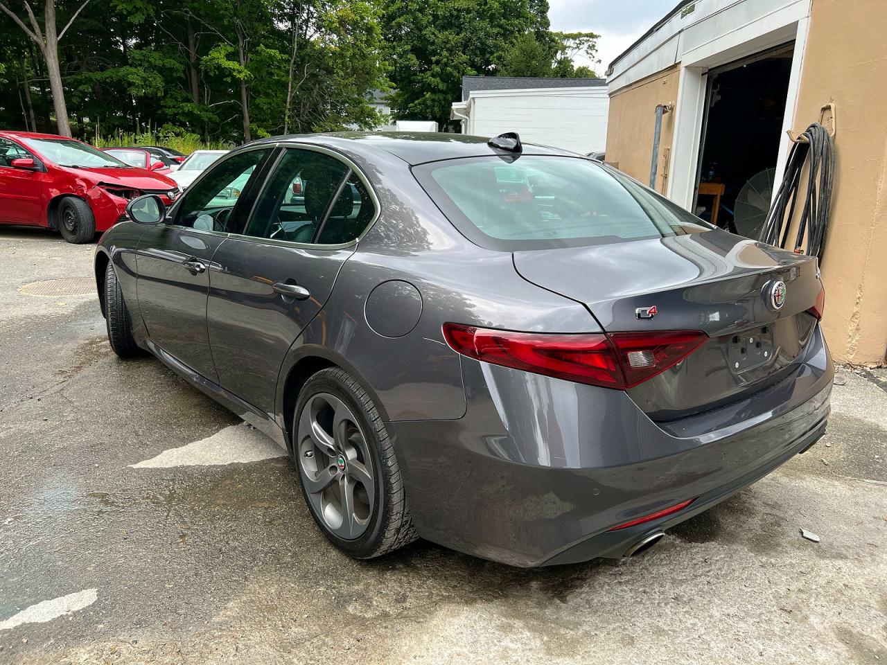 2017 Alfa Giulia VIN ZARFAEEN9H7544398 photo 3