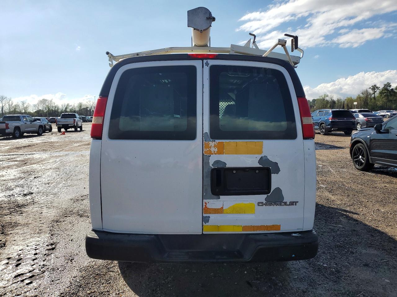 2006 Chevrolet Express VIN 1GCGG25V661177956 photo 6