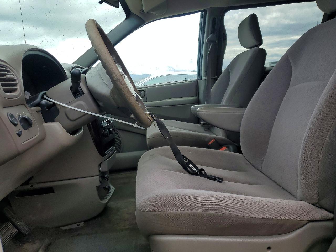 2003 Chrysler Town and country VIN 2C4GP44383R323681 photo 7